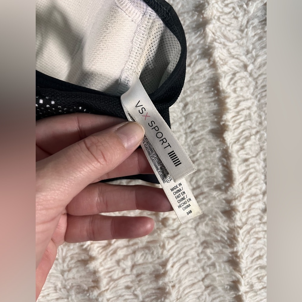 Victoria’s Secret Black Underwire Sports Bra 34B - Picture 3 of 3